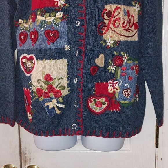 Heirloom Collections valentine holiday heart roses love cardigan  Sz M NWOT - Picture 2 of 5